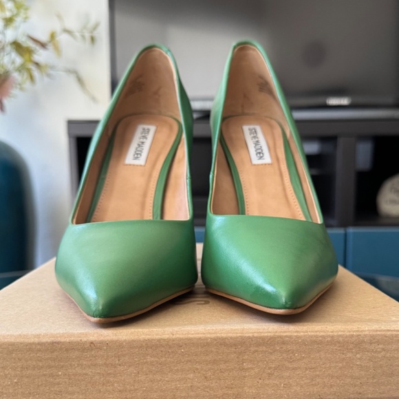 STEVE MADDEN ‘DAISIE” LEATHER HEELS - GREEN/7.5 - Picture 6 of 9